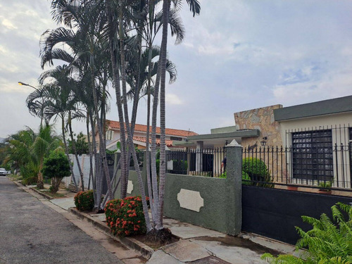 Lucrecia Escorcha Casa Quinta En Venta De Una Planta En El Trigal Centro Cód 234363