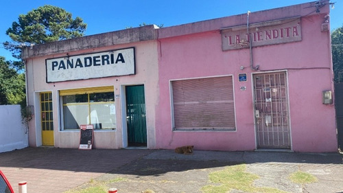 Vende Local Comercial O Terreno Con Mejoras En Barrio Peñarol, Ideal Inversionistas