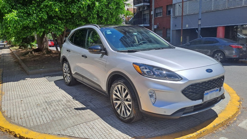 Imagen 2 de 17 de Ford Kuga 2.5 Titanium Hibrida
