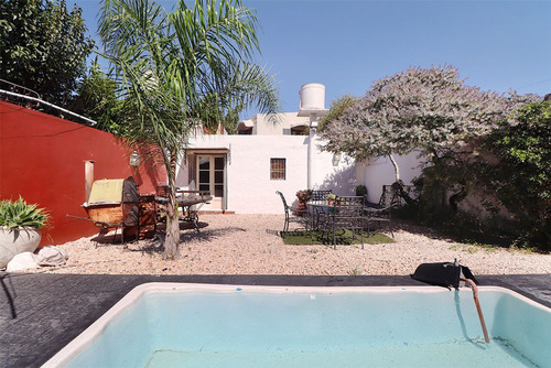 Espectacular Casa Con Quincho Y Pileta En Moreno