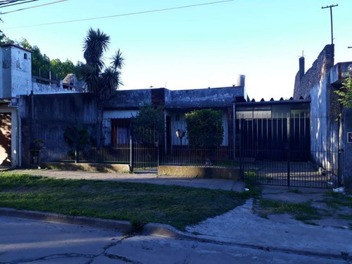 Imagen 2 de 14 de Casa En Venta Cond En Castelar Sur