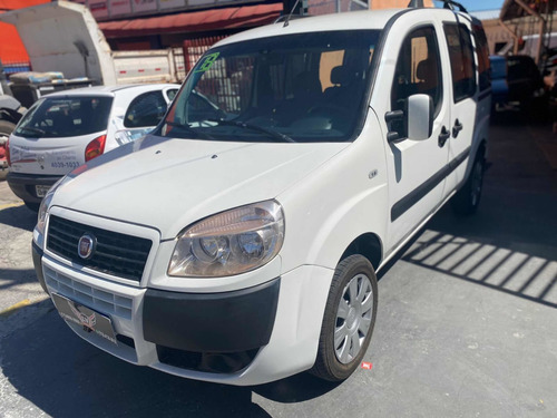 Imagem 5 de 10 de Fiat Doblo 2018 1.8 16v Essence 7l Flex 5p