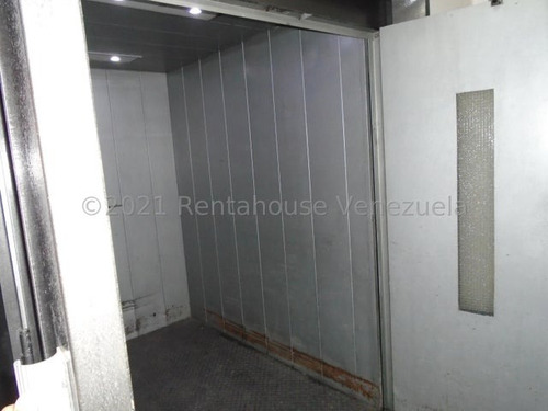 En Boleita Norte Se Vende Edificio Uso Industrial, Comercial O Residencial De 4 Niveles