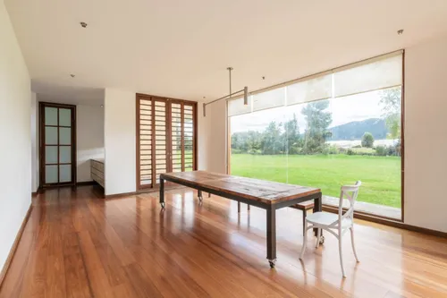 Casa En Venta En Canelon. Cod V5821
