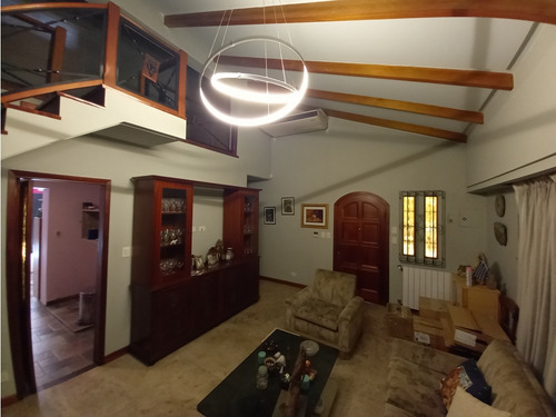 Chalet De Ensueño En Parque Leloir - Exclusividad Y Confort