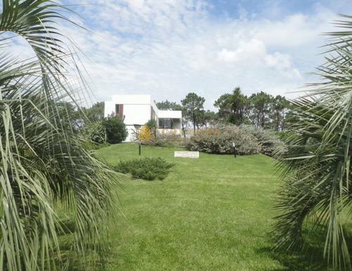 Casa Chihuahua A 1 Cuadra De La Playa.- Ref: 4607