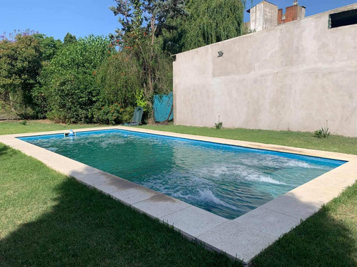 Imagen 25 de 30 de Venta De Quinta En Villa Luzuriaga Con Piscina