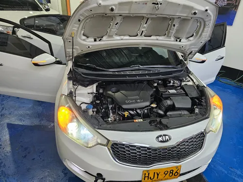 Kia Cerato Pro 1.6 Summa Triptonico Soonruf