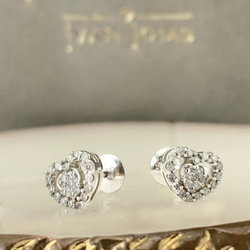 Brinco Coração 7 Mm Com Diamantes Em Ouro Branco