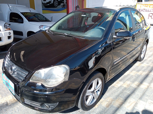 Volkswagen Polo Sedan 1.6 Vht Comfortline Total Flex 4p