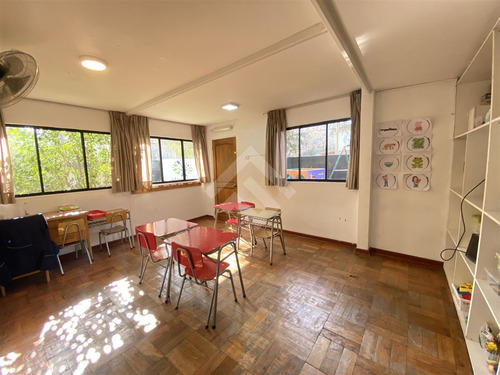 Casa En Venta De 6 Dorm. En Las Condes