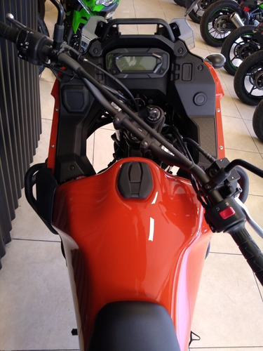 Imagen 7 de 17 de Kawasaki Klr 650 2023 Bbva 12/18 Tomamos Permuta