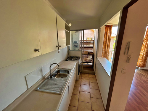 Dpto. En 4to Piso Sin Ascensor, 3 Dorm 1 Baño, Juan Larenas