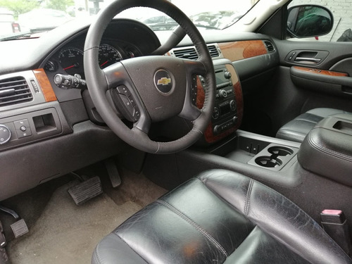 Imagen 3 de 13 de Chevrolet Suburban Lt 2007
