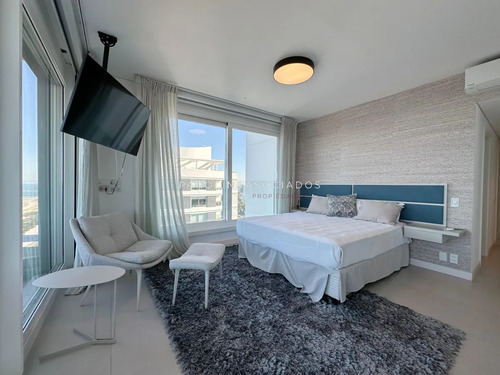 Departamentp En Venta En Edificio Le Parc Lll. Playa Brava; Punta Del Este