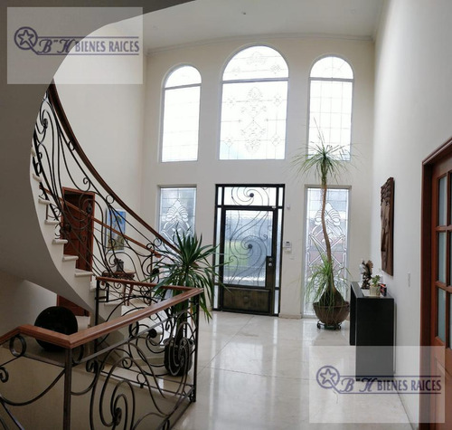 Casa En Venta, Tecamachalco Espectacular Residencia Con Vista
