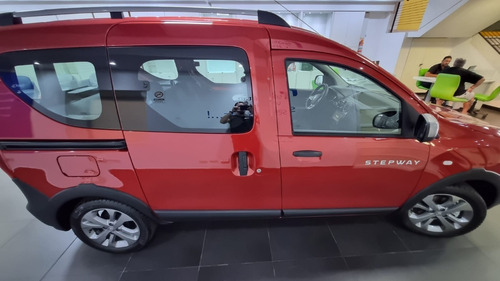 Imagen 9 de 25 de Renault Kangoo Stepway Full Full 1.6 0km 2023 Stoc (LG)