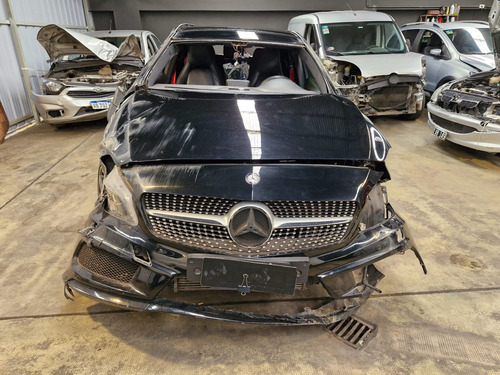 Mercedes Benz A 250 -chocado-