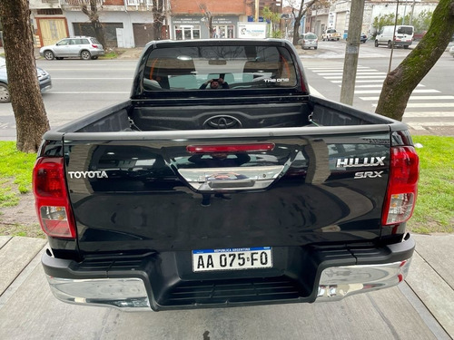 Imagen 6 de 12 de Toyota Hilux 2.8 D Srx 6mt 4x4 2016