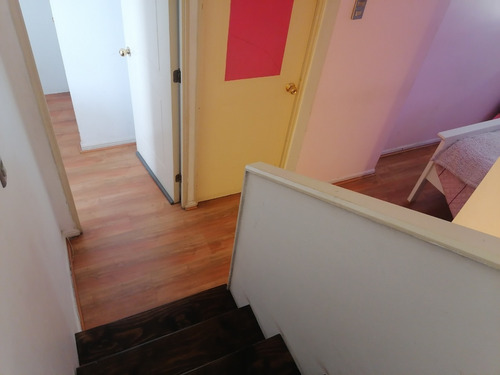 Casa Aislada De 3 Pisos, En El Rosal, Con 3 Estacionamientos
