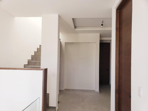 Casa Sola En Venta En Residencial Río, Benito Juárez, Quintana Roo