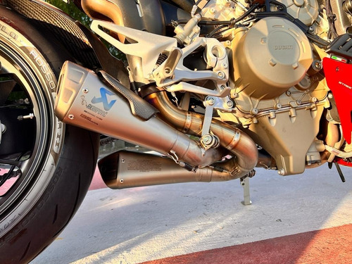 Imagen 3 de 25 de Ducati Streetfighter V4s Unica, Con Accesorios