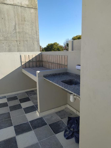 Imagen 14 de 30 de Departamento Duplex 2 Dormitorios Balcón Al Frente Y Terraza Exclusiva - Luis Agote
