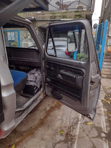 Ford F-100 3.6 Nafta