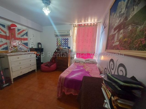 Juan Carlos González. Renta House Carabobo Vende Apto. Res. Palace Urb. Trigal Centro Valencia Mls #24-13659 Rah/jcg.