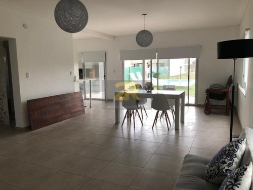 Imagen 6 de 12 de Casa Un Dormitorio Roldan