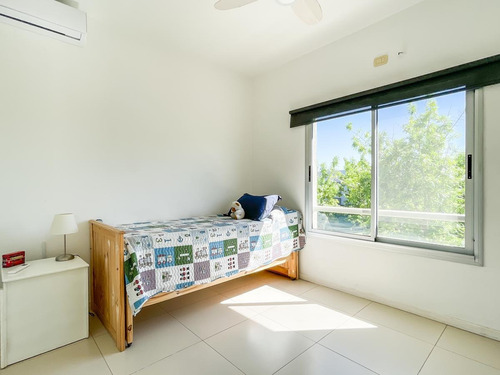 Imagen 26 de 30 de Casa De 4 Dormitorios En Venta En La Comarca De Excelente Calidad