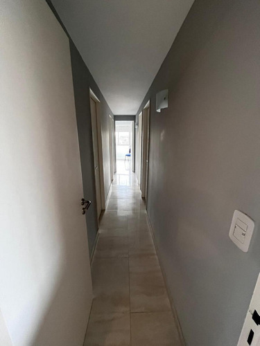 Departamento De 4 Ambientes Dependencia En Venta En Acassuso.