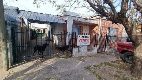 Casa | 3 Dormitorios | Cochera | San Lorenzo | Barrio Remedios De Escalada