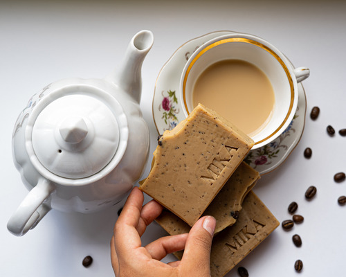 Jabón De Café Exfoliante Mika Con Granos De Café