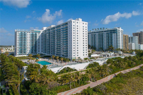 Alquiler Departamento Miami Beach 2 Amb/ Playa Y Cochera Roney Palace / 1 Hotel Complejo 5 Estrellas. 3 Piscinas, Jacuzzi, Acceso Directo A La Playa 5 Cuadras De Lincoln Road. 2301 Collins Ave.