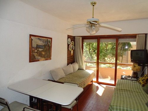 2 Ambientes Con Patio En Venta - Villa Gesell