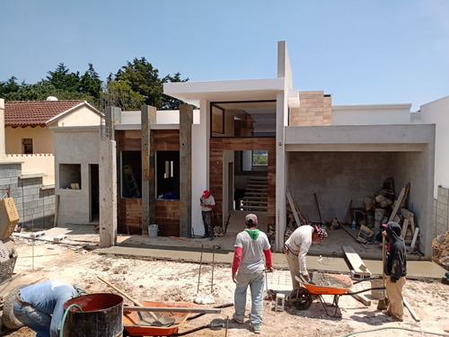Imagen 14 de 25 de Espectacular Casa Para Estrenar De 4 Habitaciones, 7 Parqueos Y 510 Metros De Construcción