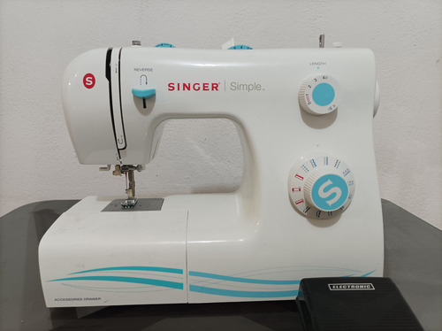 Maquina De Coser Singer Simple, Mod2263 Blanco (Usado)