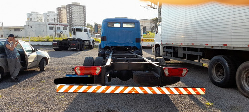 Imagem 15 de 15 de Caminhão Mercedes Benz