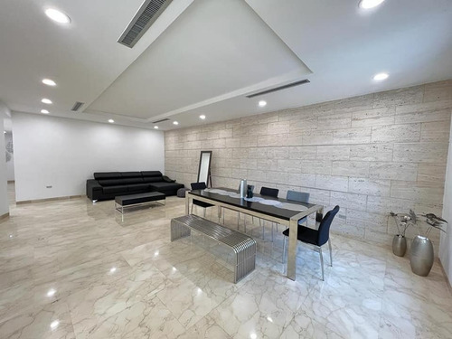 Imagen 1 de 17 de Belkliag Vende Amplia Casa De Lujo, Calle Cerrada En Trigal Valencia