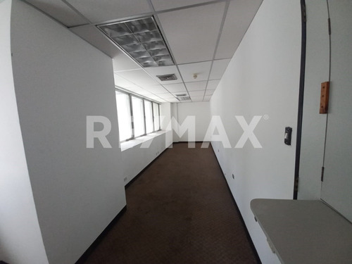 Se Vende Oficina En Los Palos Grandes Chacao