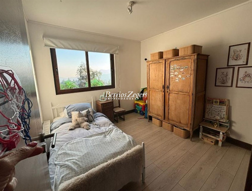 Casa En Venta De 4 Dorm. Lo Barnechea Townhouse Oportunidad