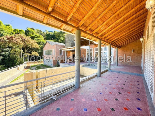 Casa En Venta En Alto Hatillo Con Imponente Vista Panorámica Al Ávila