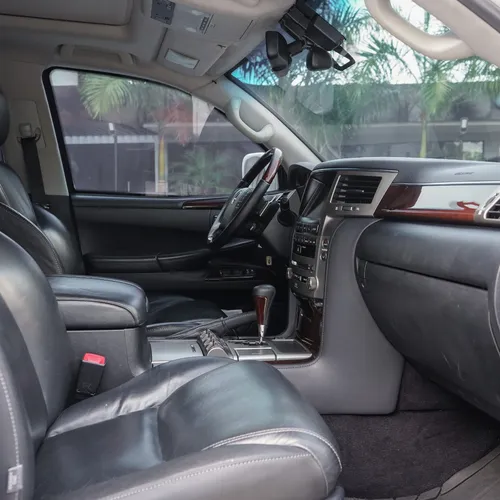 Lexus LX 5.7 570