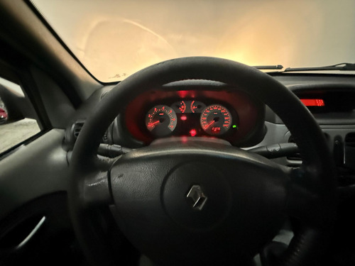 Renault Clio Sed. Privilège Hi-Flex 1.6 16V 4p