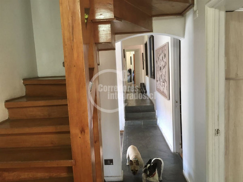 Casa En Venta De 5 Dorm. En Las Condes