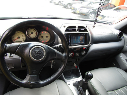 Imagen 9 de 15 de Toyota Rav 4 Campero