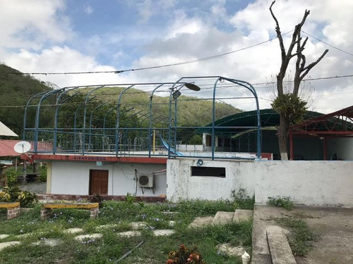 Raiza Suarez Vende Granja Turística En La Ensenada, A Solo Minutos De Barquisimeto Y Yaritagua, Licencia De Licores, Piscina, Cancha De Bolas, Salón De Fiestas, Dos Restaurantes, Caney 2 3 3 3 2 4 8