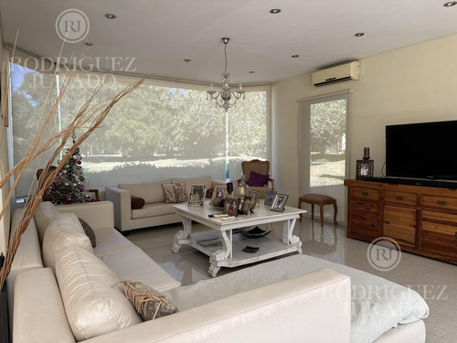Casa De 400m2 En Venta Barrio Privado Septiembre - Maschwitz