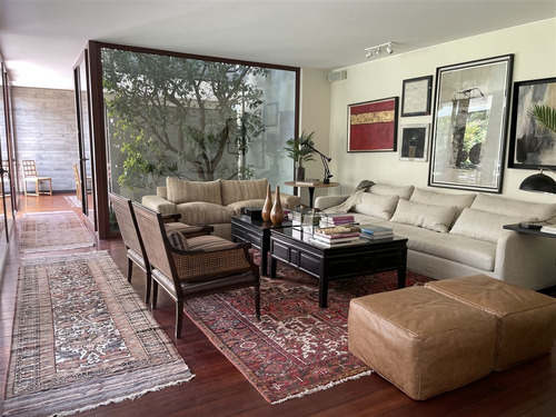 Casa En Venta De 5 Dorm. En Lo Barnechea